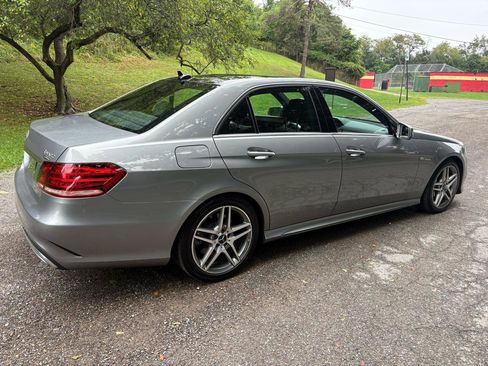 Used 2014 Mercedes-Benz E 550 4MATIC Sedan image 9