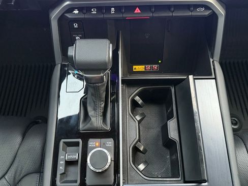 Used 2025 Toyota Tundra Platinum image 22