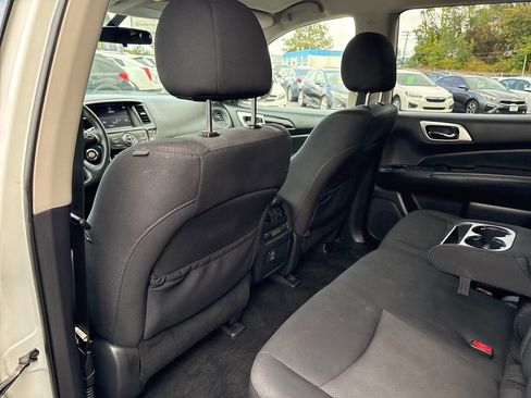 Used 2018 Nissan Pathfinder S image 15