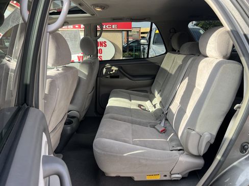Used 2007 Toyota Sequoia SR5 image 28