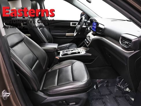 Used 2021 Ford Explorer XLT w/ Equipment Group 202A AWD/4WD image 23