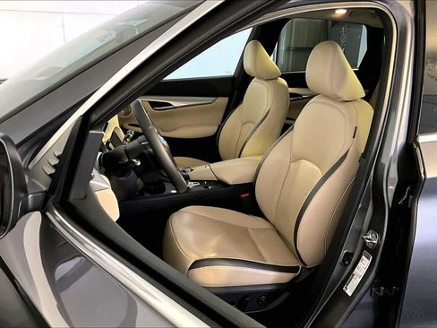 Used 2022 INFINITI QX50 Essential AWD/4WD image 9