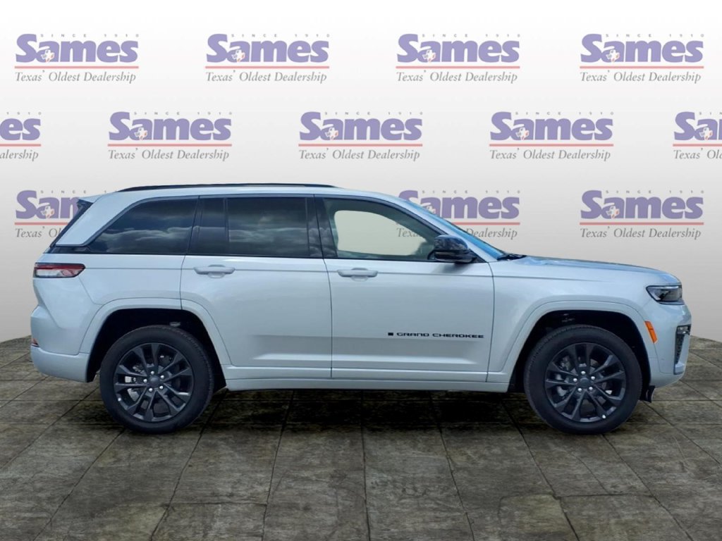 New 2026 Jeep Grand Cherokee Limited AWD/4WD image 2
