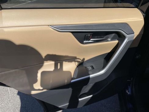 Used 2025 Toyota RAV4 XLE Premium image 22