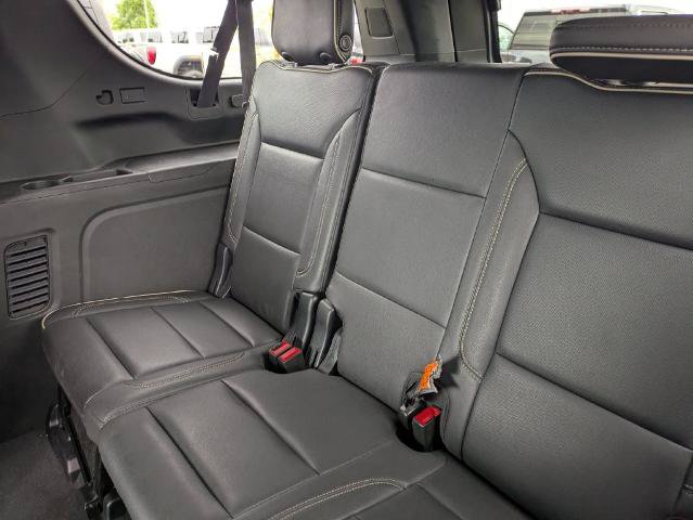 Used 2023 GMC Yukon XL SLT AWD/4WD image 15