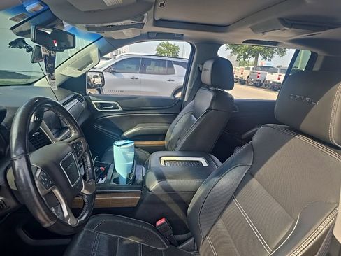 Used 2018 GMC Yukon XL Denali w/ Denali Ultimate Package AWD/4WD image 4