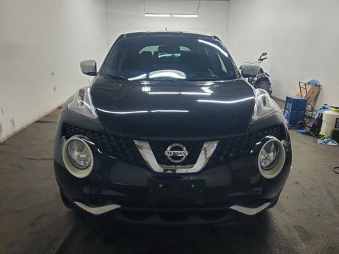 Used 2017 Nissan Juke SV image 2