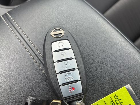 Used 2025 Nissan Altima 2.5 SV FWD image 17