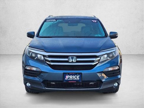Used 2017 Honda Pilot Touring image 2