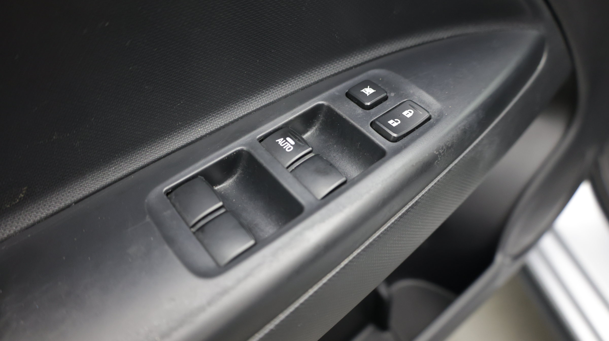 Used 2024 Mitsubishi Mirage ES FWD image 12