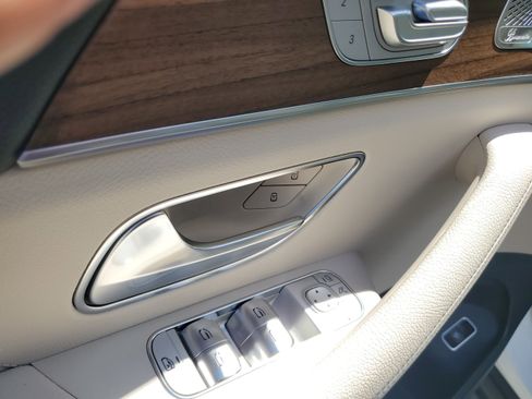 Certified 2026 Mercedes-Benz GLS 580 4MATIC image 8