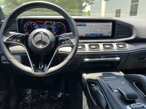 Certified 2025 Mercedes-Benz GLS 450 4MATIC image 30