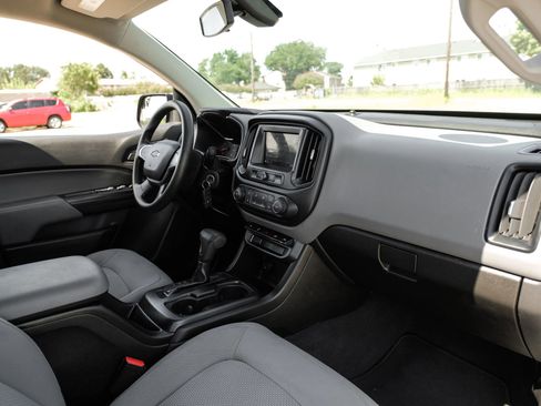 Used 2019 Chevrolet Colorado W/T w/ WT Convenience Package image 14