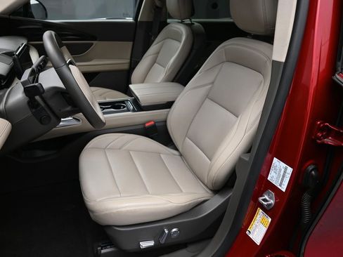 Used 2025 Lincoln Nautilus Premier image 11