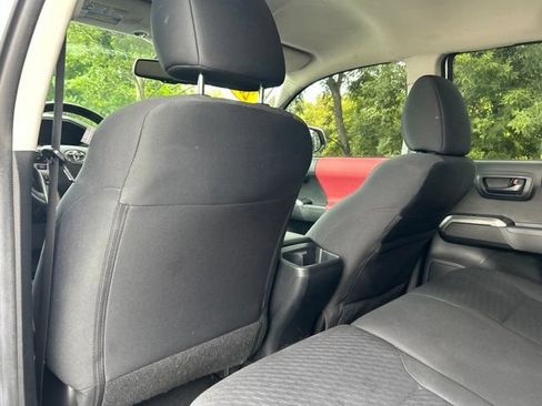 Used 2022 Toyota Tacoma SR5 w/ Technology Package AWD/4WD image 27