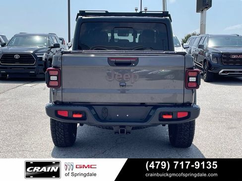 Used 2025 Jeep Gladiator Mojave w/ Convenience Group AWD/4WD image 6