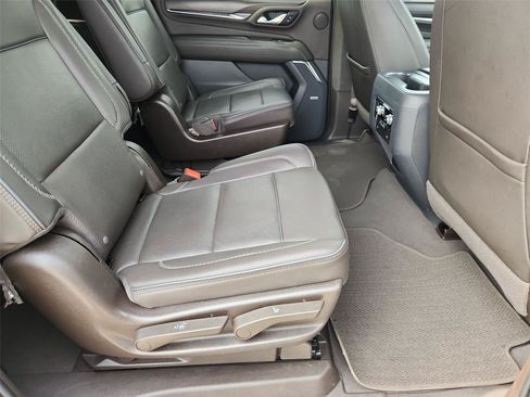 Used 2022 GMC Yukon XL Denali w/ Denali Premium Package RWD image 28
