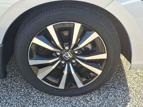 Used 2023 Honda Civic EX image 8