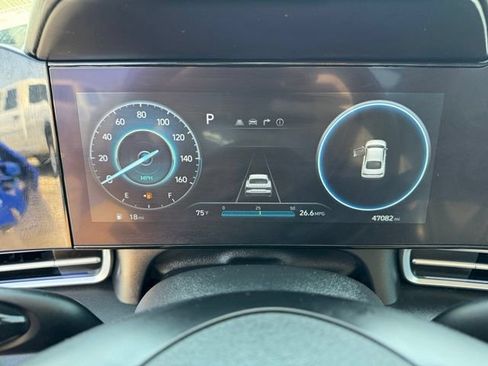 Used 2025 Hyundai Elantra Limited FWD image 14