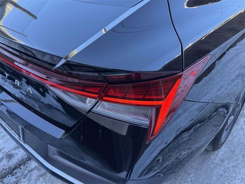 Used 2025 Hyundai Elantra SEL image 10