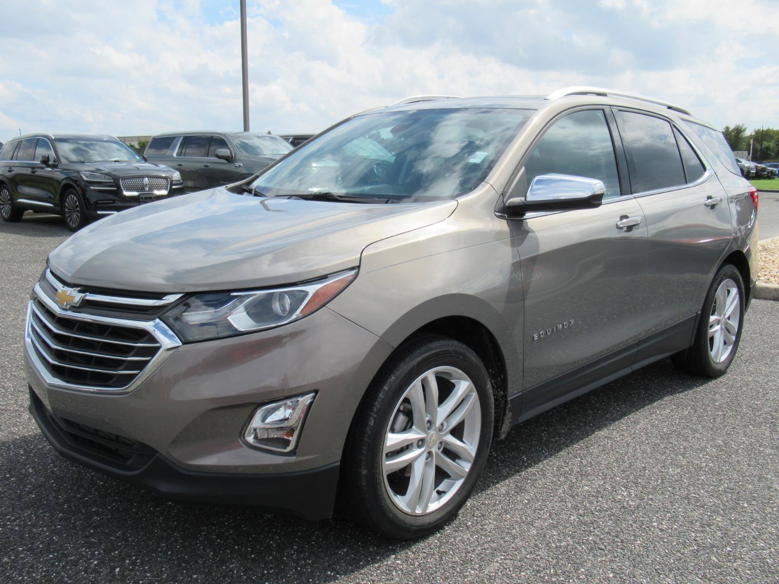 Used 2018 Chevrolet Equinox Premier FWD image 3