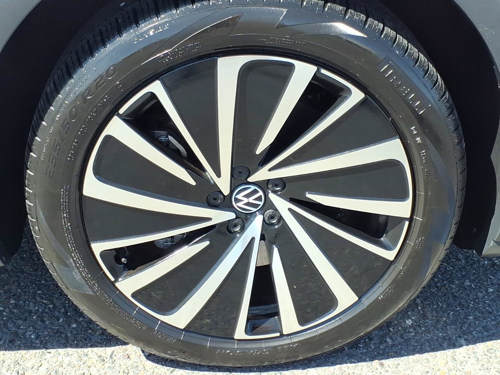 Certified 2023 Volkswagen ID.4 Pro S Plus AWD/4WD image 9