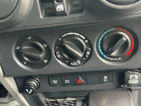 Used 2010 Jeep Wrangler Unlimited Rubicon w/ Dual Top Group image 14