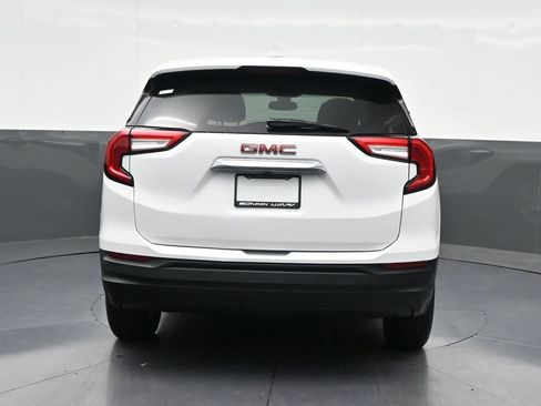 Used 2023 GMC Terrain SLE image 4