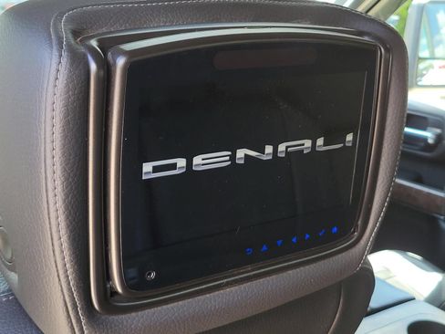 Used 2021 GMC Sierra 2500 Denali AWD/4WD image 15