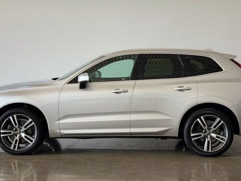 Used 2019 Volvo XC60 T6 Momentum w/ Premium Package AWD/4WD image 4
