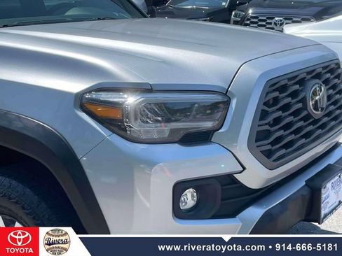 Used 2022 Toyota Tacoma TRD Off-Road w/ Technology Package AWD/4WD image 10