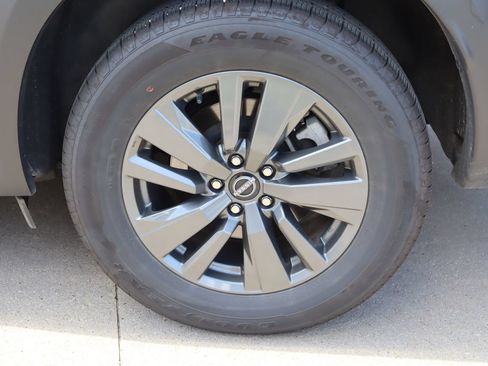 Used 2024 Nissan Pathfinder SV FWD image 29