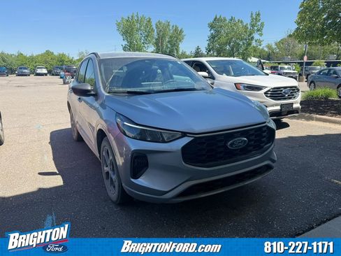 Used 2023 Ford Escape ST-Line w/ Tech Pack #1 AWD/4WD image 1