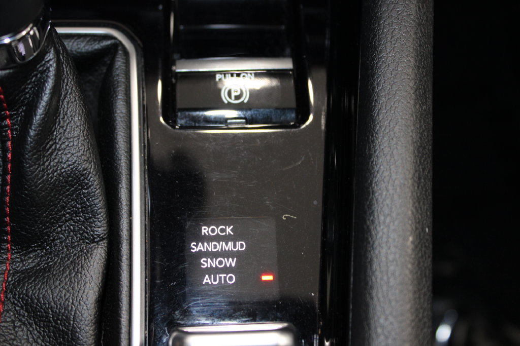 Used 2024 Jeep Compass Trailhawk AWD/4WD image 37