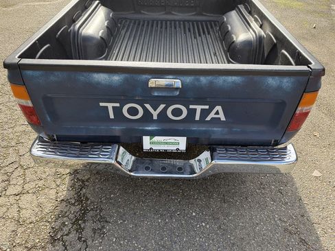 Used 1989 Toyota Pickup Deluxe image 35
