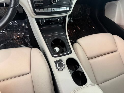 Used 2019 Mercedes-Benz GLA 250 4MATIC image 22