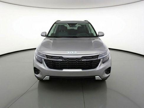 Used 2025 Kia Seltos S image 2