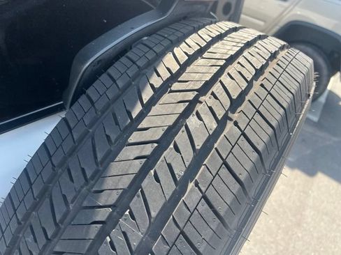 Used 2018 Jeep Wrangler Unlimited Sahara AWD/4WD image 10