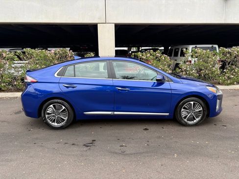 Used 2022 Hyundai Ioniq Limited image 3