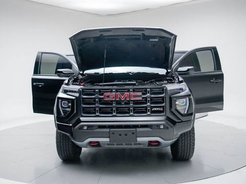 Used 2024 GMC Canyon AT4 w/ Technology Package AWD/4WD image 18