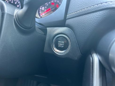 Used 2019 Toyota RAV4 XLE FWD image 41