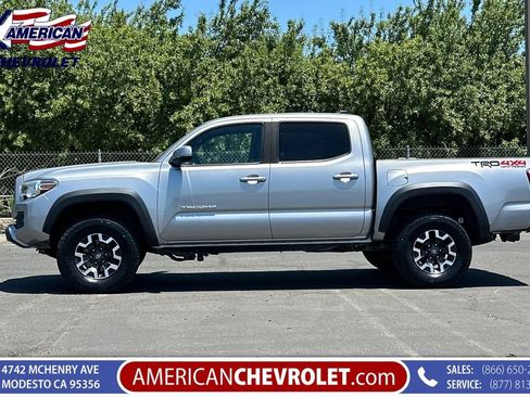 Used 2019 Toyota Tacoma TRD Off-Road AWD/4WD image 7