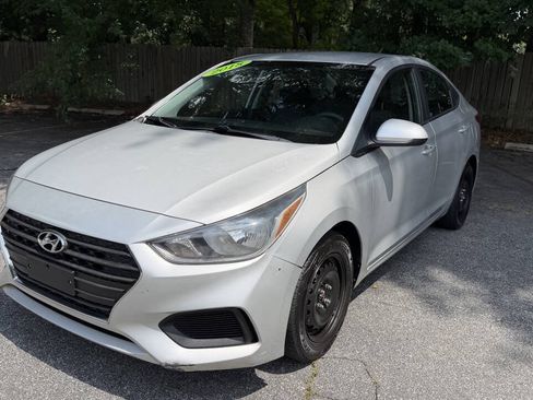 Used 2018 Hyundai Accent SE FWD image 1