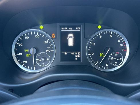 Used 2016 Mercedes-Benz Metris Passenger image 21