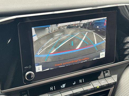 Used 2025 Toyota Camry LE image 18