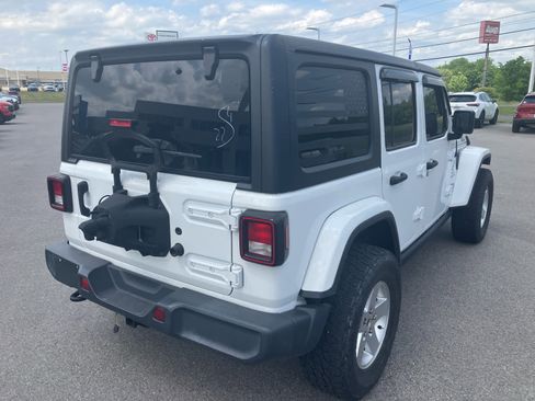 Used 2020 Jeep Wrangler Unlimited Sahara AWD/4WD image 7