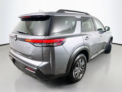 Used 2024 Nissan Pathfinder SV FWD image 7
