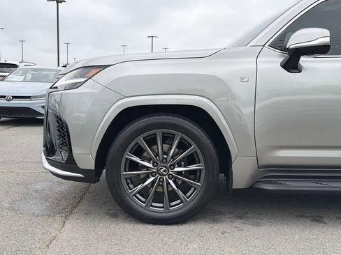 Used 2024 Lexus LX 600 F Sport image 9