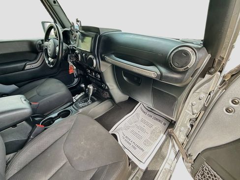 Used 2018 Jeep Wrangler Sport AWD/4WD image 30