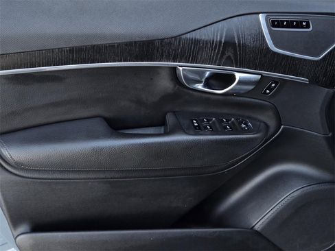 Used 2020 Volvo XC90 T6 Momentum image 20